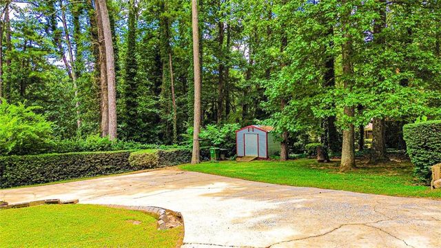 3418 Valley Ridge Terrace SW, Atlanta, GA 30331
