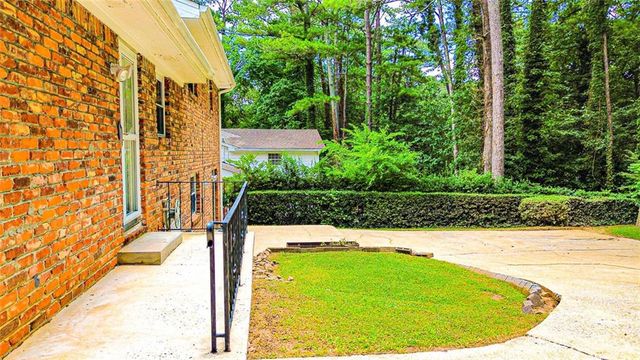 3418 Valley Ridge Terrace SW, Atlanta, GA 30331