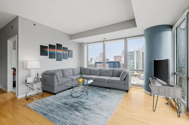 929 Portland Ave 1101, Minneapolis, MN 55404