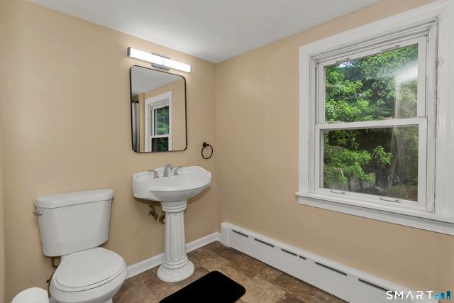39 Highland Avenue, East Windsor, CT 06016