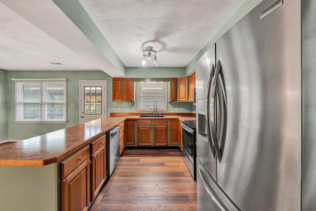 698 Hummingbird LN SE, Copper Hill, VA 24079