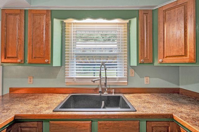 698 Hummingbird LN SE, Copper Hill, VA 24079