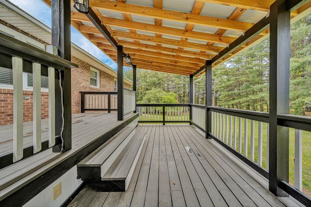 698 Hummingbird LN SE, Copper Hill, VA 24079