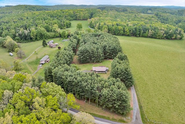 698 Hummingbird LN SE, Copper Hill, VA 24079