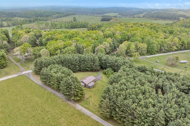 698 Hummingbird LN SE, Copper Hill, VA 24079