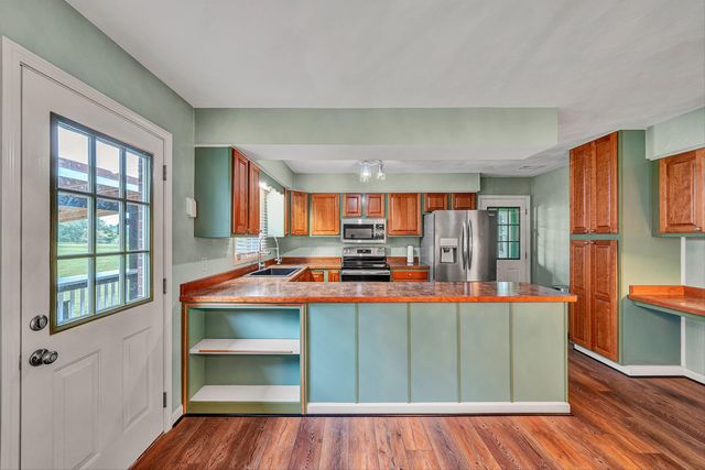 698 Hummingbird LN SE, Copper Hill, VA 24079