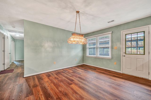 698 Hummingbird LN SE, Copper Hill, VA 24079