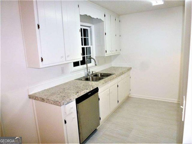 382 Cross Creek Place, Auburn, GA 30011