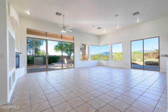 9532 E WHITEWING Drive, Scottsdale, AZ 85262