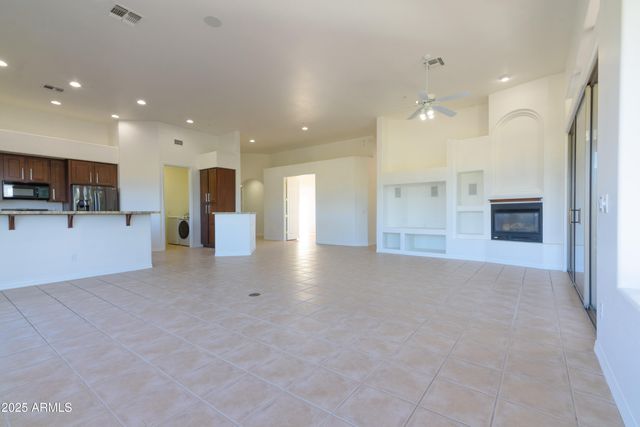 9532 E WHITEWING Drive, Scottsdale, AZ 85262