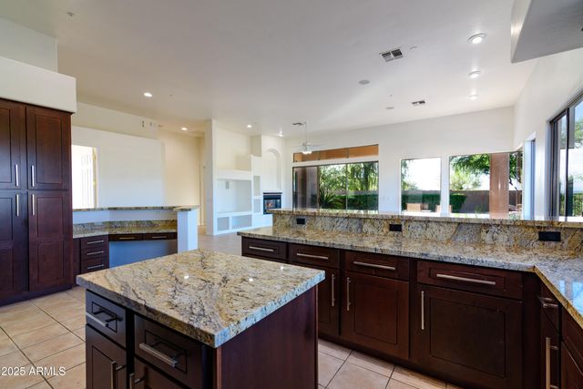 9532 E WHITEWING Drive, Scottsdale, AZ 85262