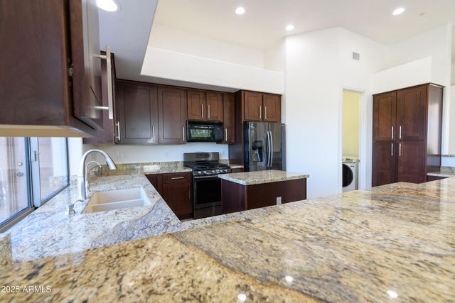 9532 E WHITEWING Drive, Scottsdale, AZ 85262