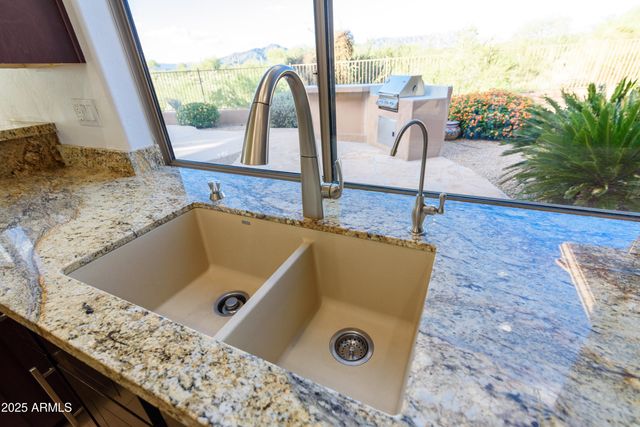 9532 E WHITEWING Drive, Scottsdale, AZ 85262