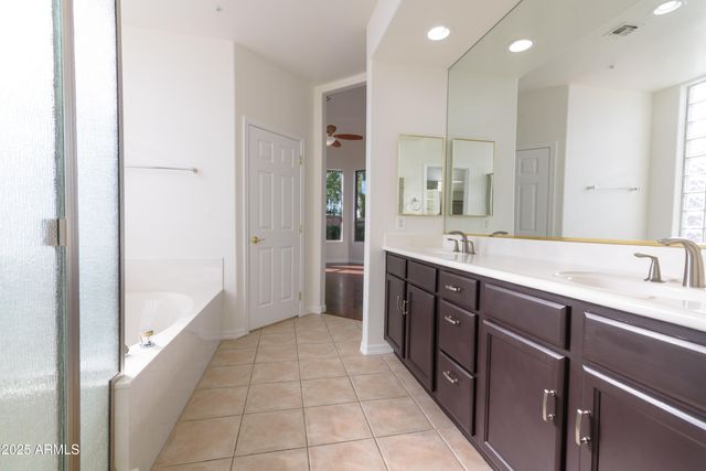 9532 E WHITEWING Drive, Scottsdale, AZ 85262