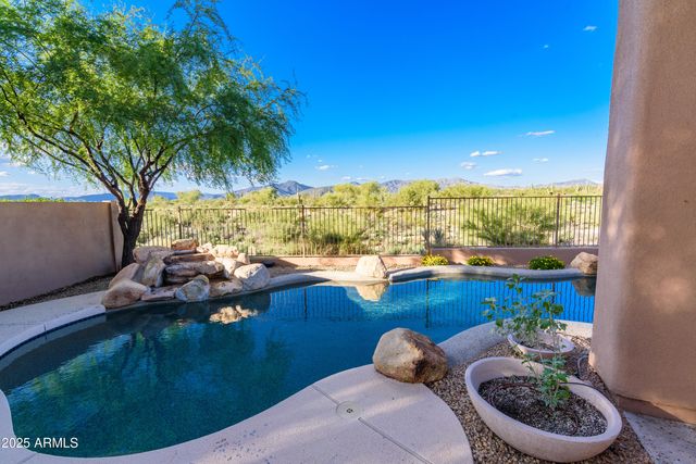 9532 E WHITEWING Drive, Scottsdale, AZ 85262