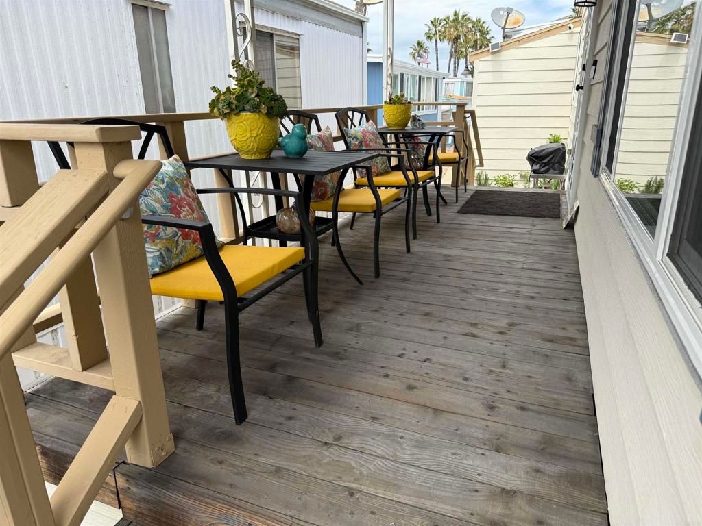 Image 4 of property listing at 900 N Cleveland Street 3, Oceanside, CA 92054