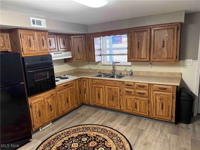 806 Howard Street, Bridgeport, OH 43912