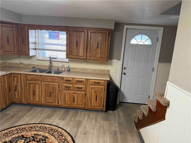 806 Howard Street, Bridgeport, OH 43912