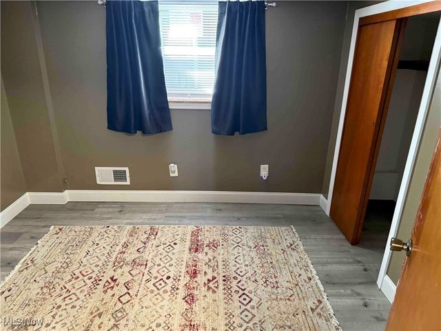 806 Howard Street, Bridgeport, OH 43912