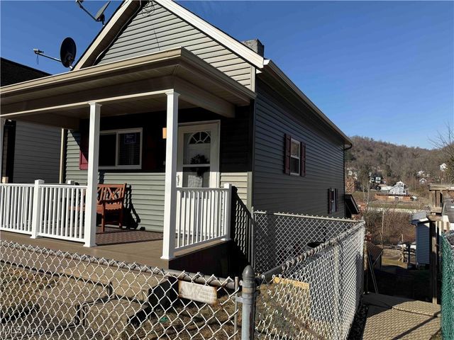 806 Howard Street, Bridgeport, OH 43912