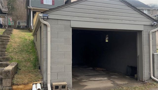 806 Howard Street, Bridgeport, OH 43912