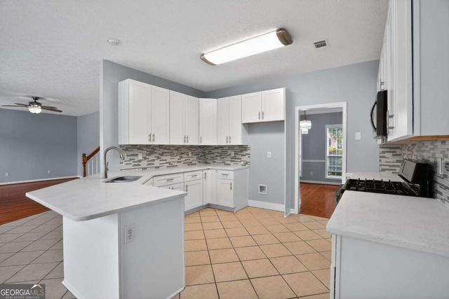 200 Essex Place, Ellenwood, GA 30294