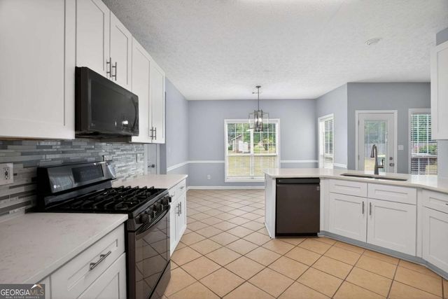 200 Essex Place, Ellenwood, GA 30294