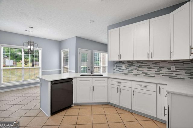 200 Essex Place, Ellenwood, GA 30294