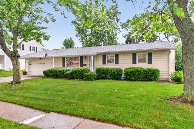 633 Emmert Drive, Sycamore, IL 60178