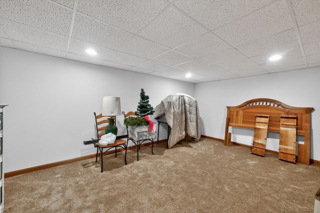 633 Emmert Drive, Sycamore, IL 60178