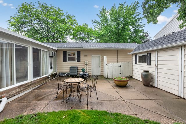 633 Emmert Drive, Sycamore, IL 60178
