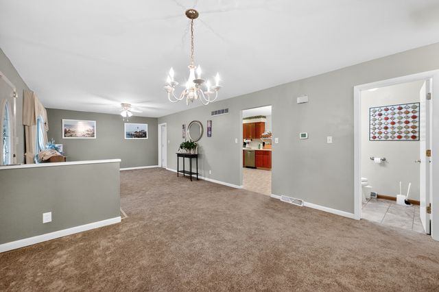 633 Emmert Drive, Sycamore, IL 60178