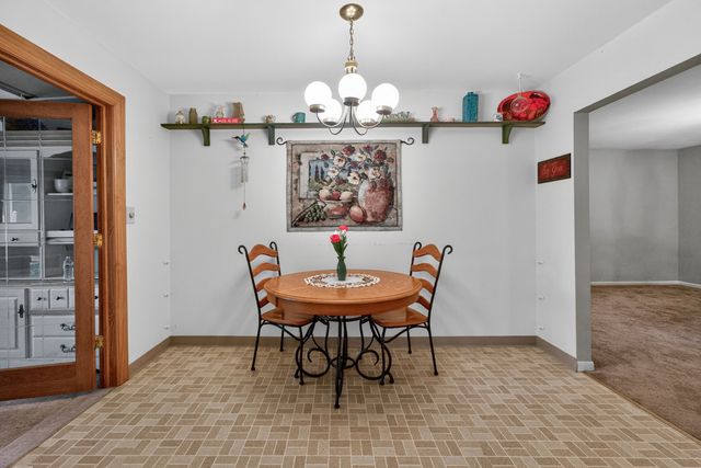 633 Emmert Drive, Sycamore, IL 60178