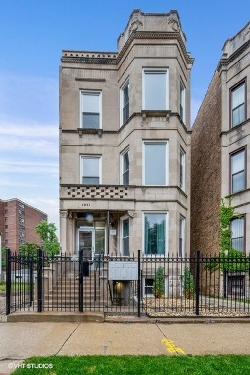 4941 S Champlain Avenue 4F, Chicago, IL 60615