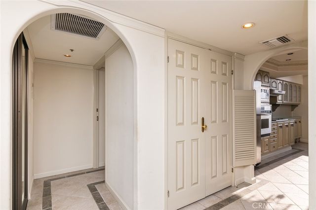 345 Pioneer Drive 1705, Glendale, CA 91203
