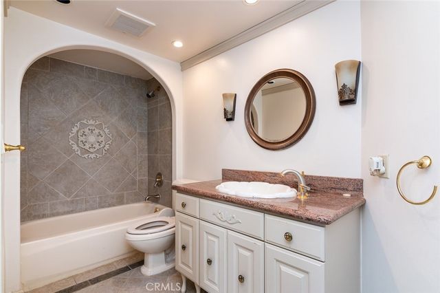 345 Pioneer Drive 1705, Glendale, CA 91203