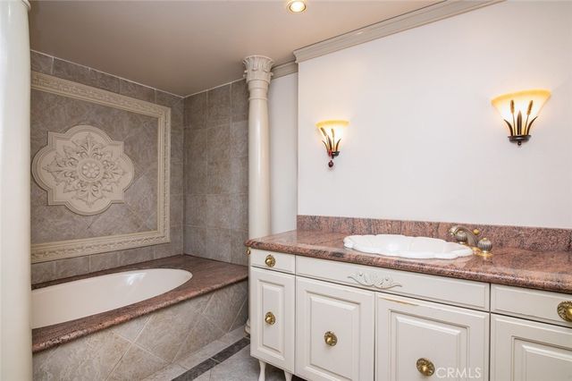 345 Pioneer Drive 1705, Glendale, CA 91203