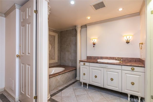 345 Pioneer Drive 1705, Glendale, CA 91203