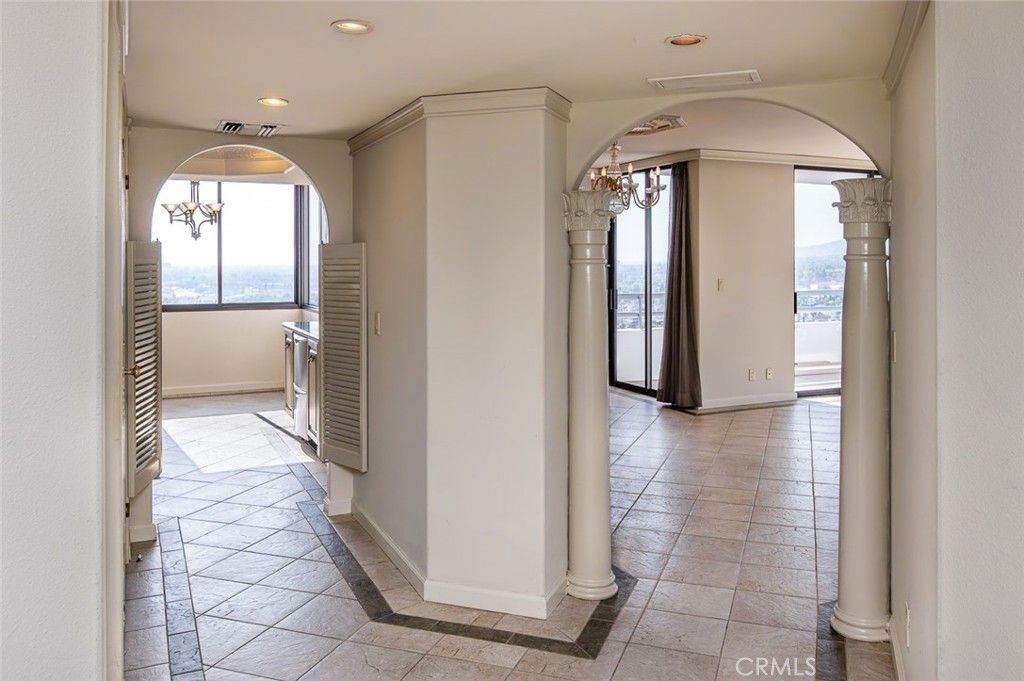345 Pioneer Drive 1705, Glendale, CA 91203 — photo 3