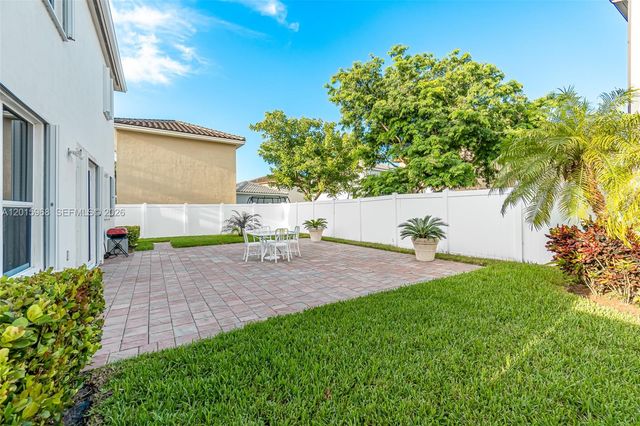 17046 SW 94th Ln, Miami, FL 33196