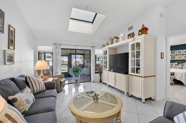 5893 Sunswept Lane B, Boynton Beach, FL 33437