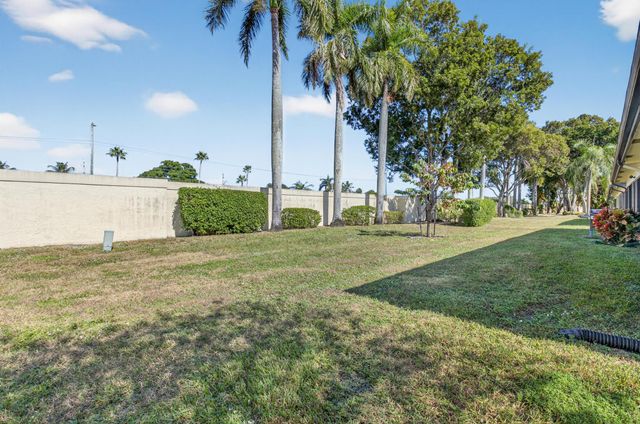 5893 Sunswept Lane B, Boynton Beach, FL 33437