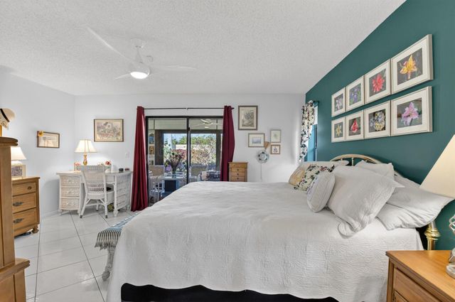 5893 Sunswept Lane B, Boynton Beach, FL 33437