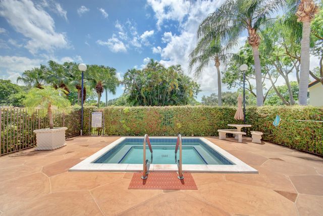 5893 Sunswept Lane B, Boynton Beach, FL 33437