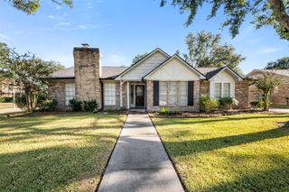 1018 Trowbridge Drive, Houston, TX 77062