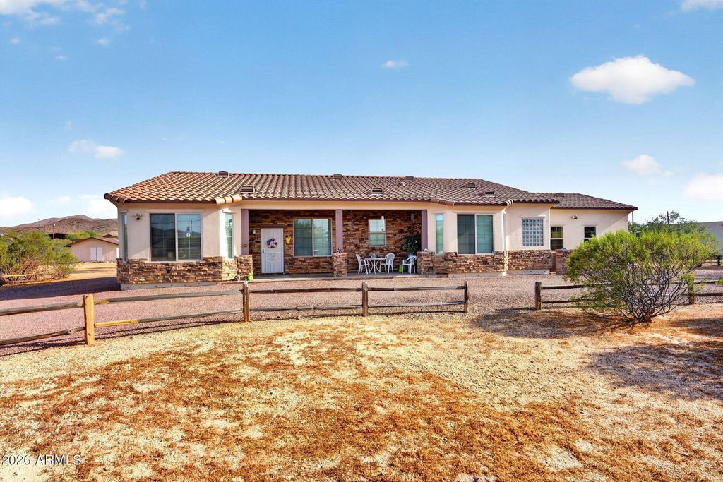 2929 W New River Road, New River, AZ 85087