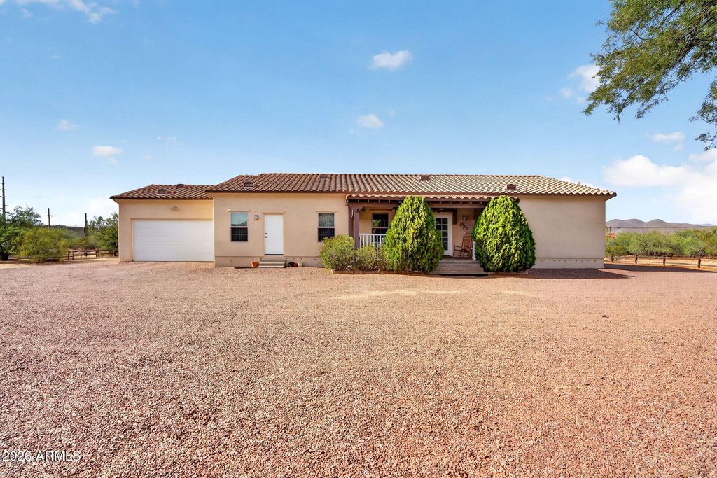 Image 40 of property listing at 2929 W New River Road, New River, AZ 85087