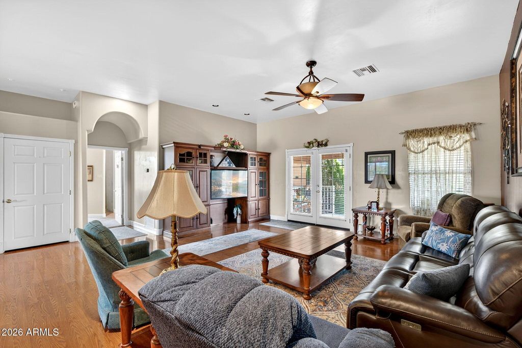 Image 9 of property listing at 2929 W New River Road, New River, AZ 85087