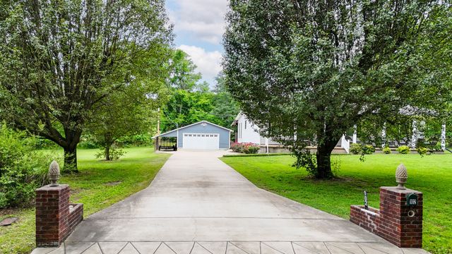 102 Printwood Drive, Dickson, TN 37055