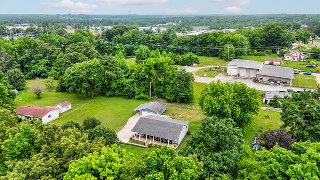 102 Printwood Drive, Dickson, TN 37055